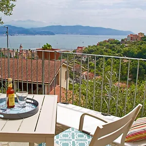  Maison d'hôtes La Terrazza Con L'ulivo - Con Terrazza E Vista Sul Golfo Dei Poeti Italie